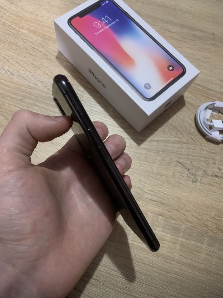 iPhone X 256 GB black все работает