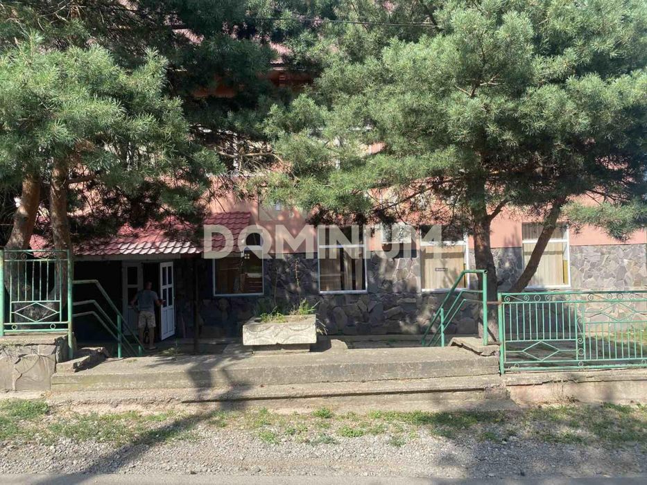 Продається торговий комплекс "Чорна гора" в с. Мала Копаня