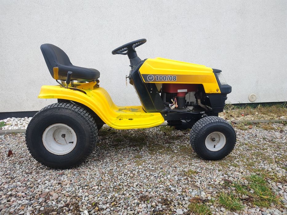 Traktorek ciagniczek kosiarka świeżo MTD sprowadzony silnik Briggs