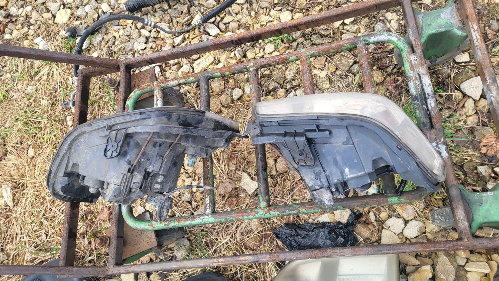 Lampa lampy przód przednie kia pregio 04-11