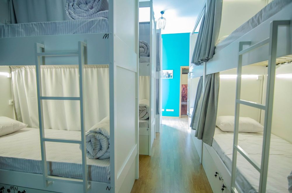 Спальне місце, койка, центр