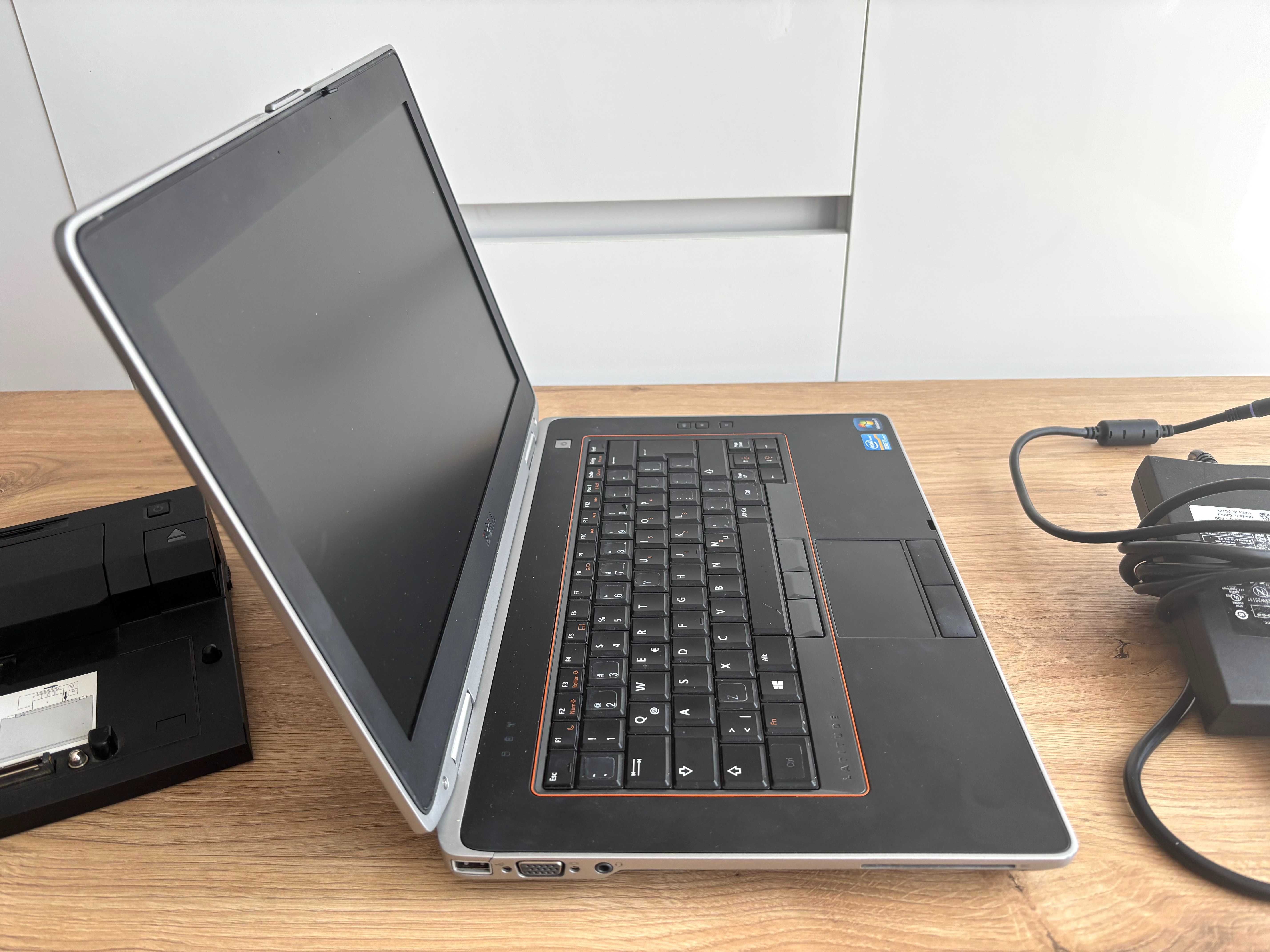 Dell Lattitude e6420 Windows 10 Stacja Dokująca Ładowarka Zestaw