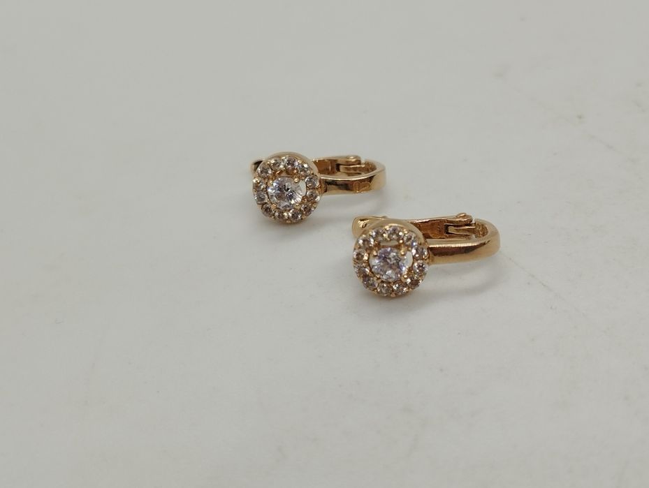 Золотые маленькие сережечки 1.89 грамма