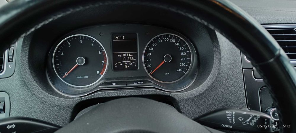 VW POLO 1.2i ConfortLine Nacional