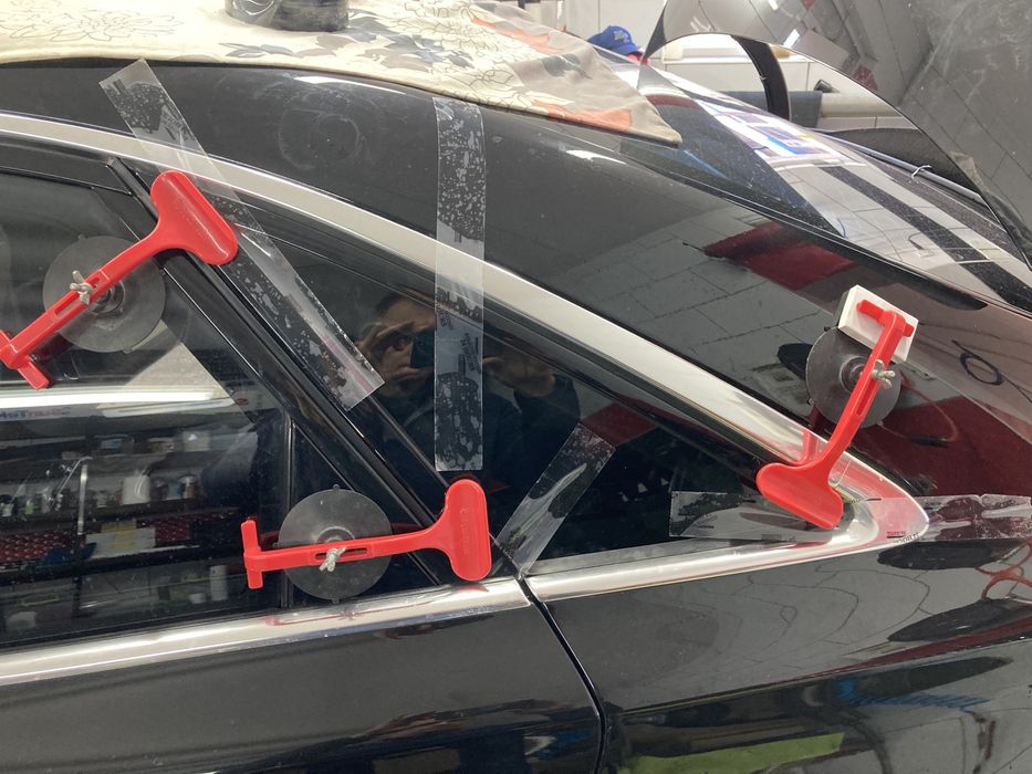 Продаж та заміна, ремонт тріщин лобового скла