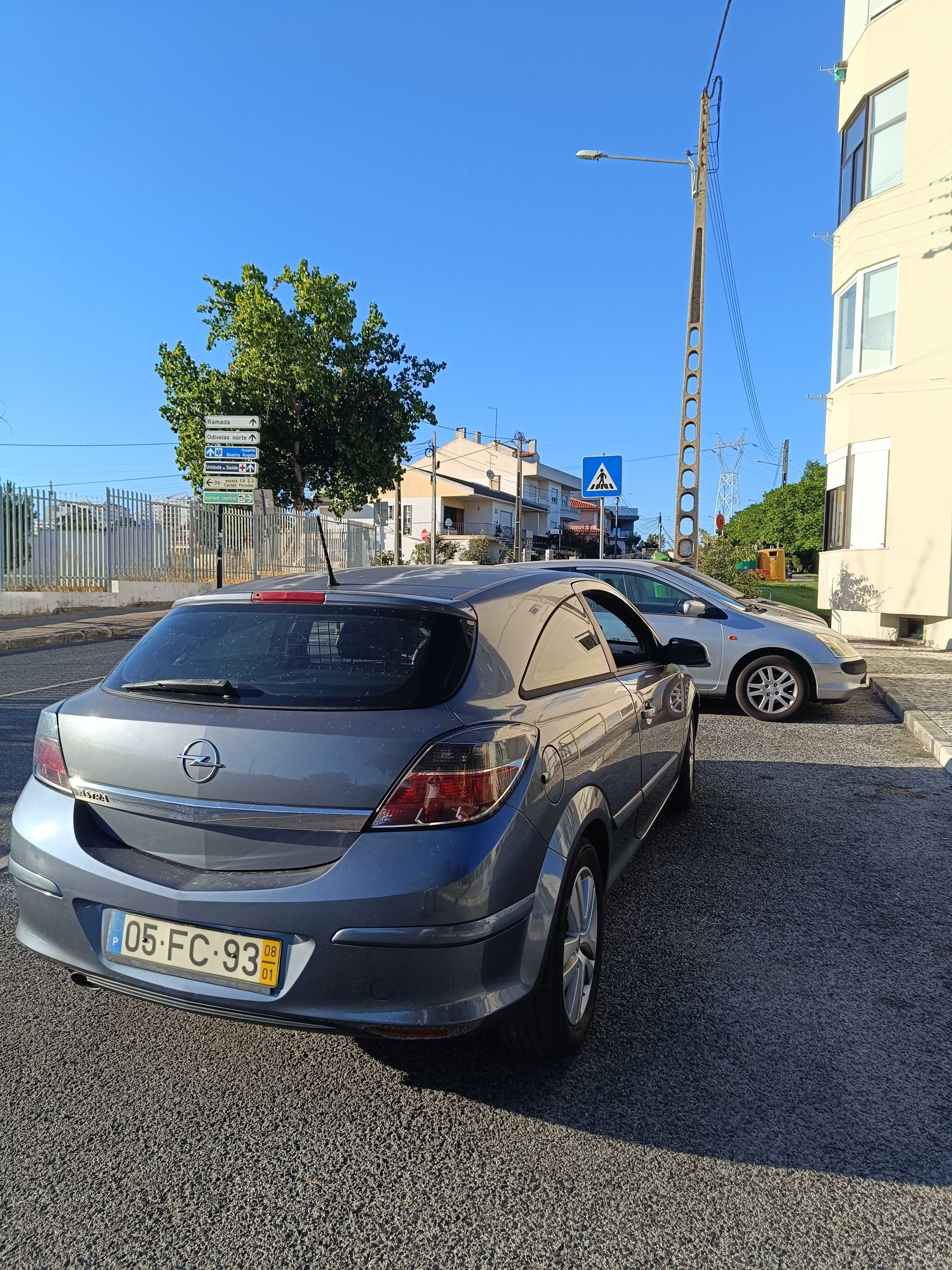 Opel Astra GTC 1.9 150CV