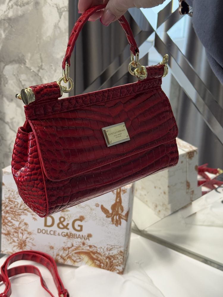 Маленькая красная лаковая сумка mini dolce & gabbana sicily