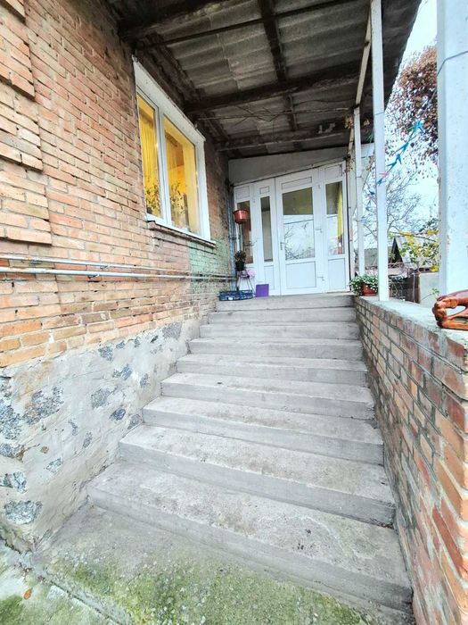 Продам міцний будинок 154 м2 в районі пивзаводу.