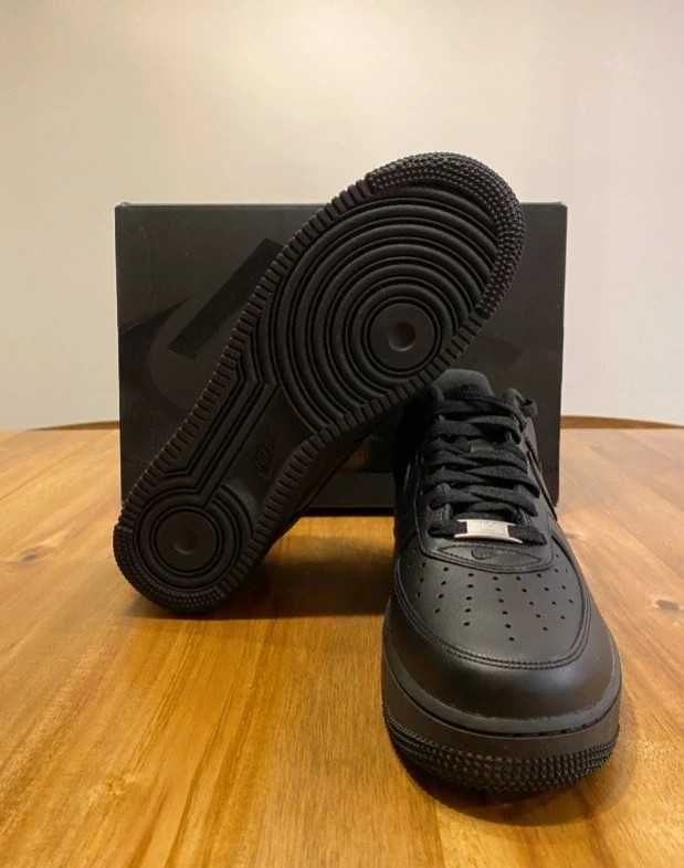 Nike Air Force 1 Low Supreme Black