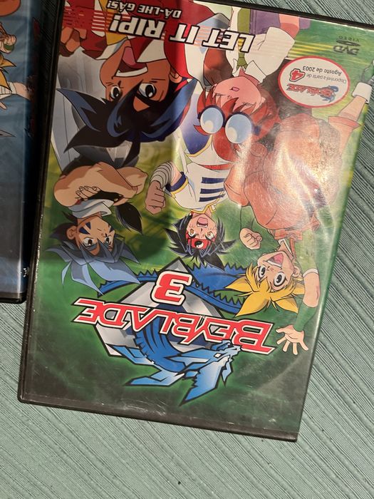 DVD Bayblade e animais