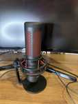 Мікрофон HyperX quadcast.