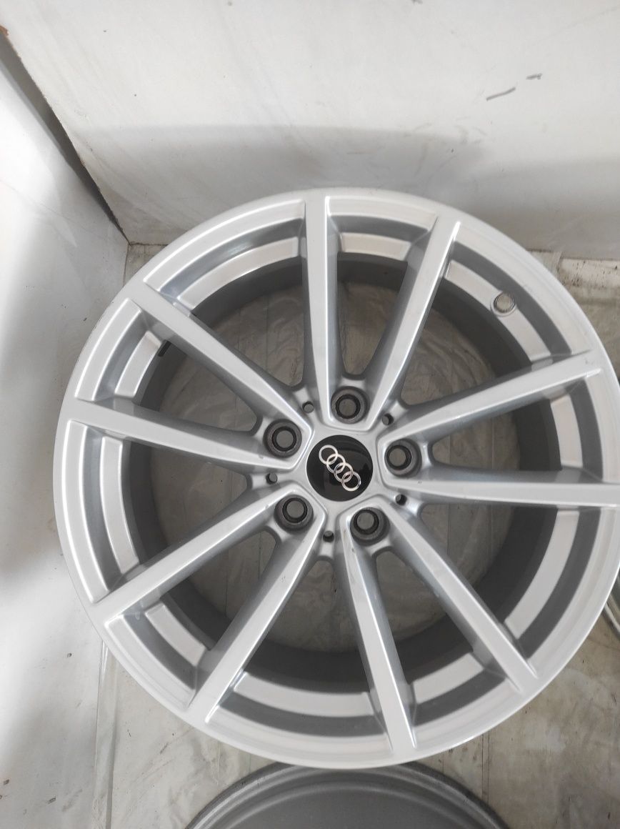 118 Felgi aluminiowe AUDI R 17 5x112 otwór 66,6 Bardzo Ładne