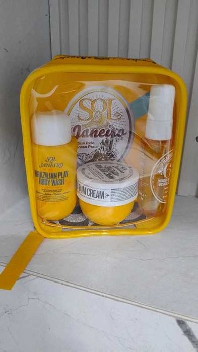 Nowy zestaw kosmetyków Sol de Janeiro bum bum jet set