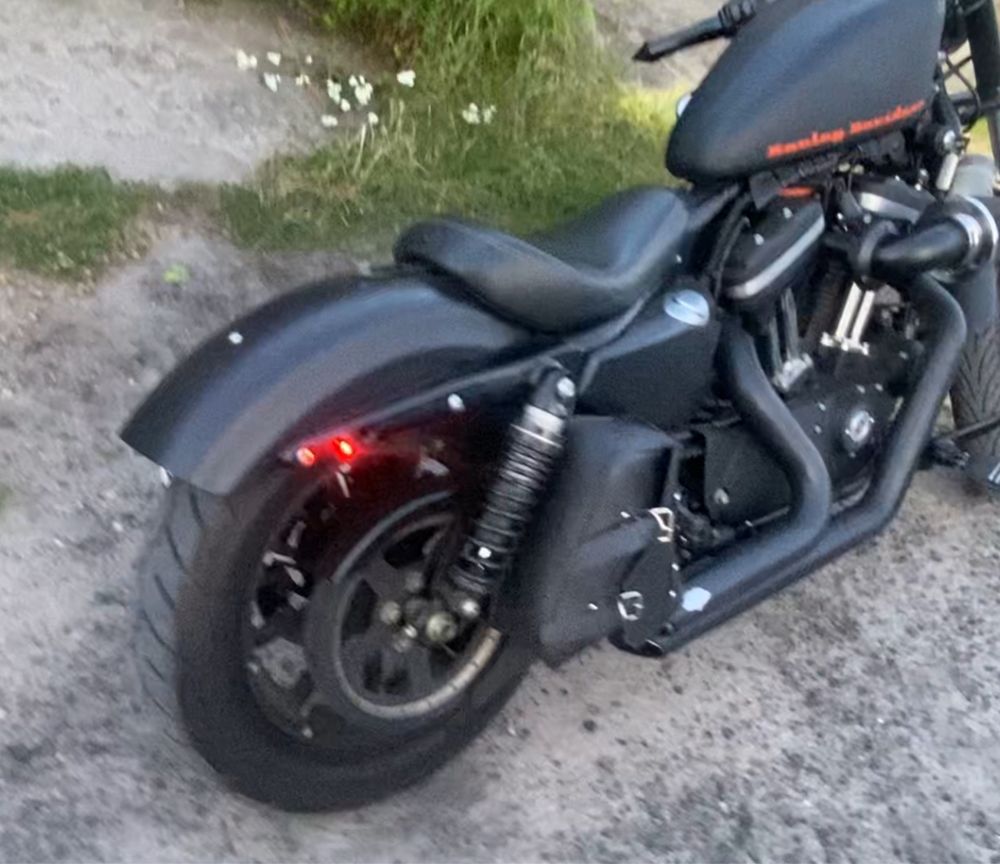 Harley davidson custom 883 iron 2019 rok