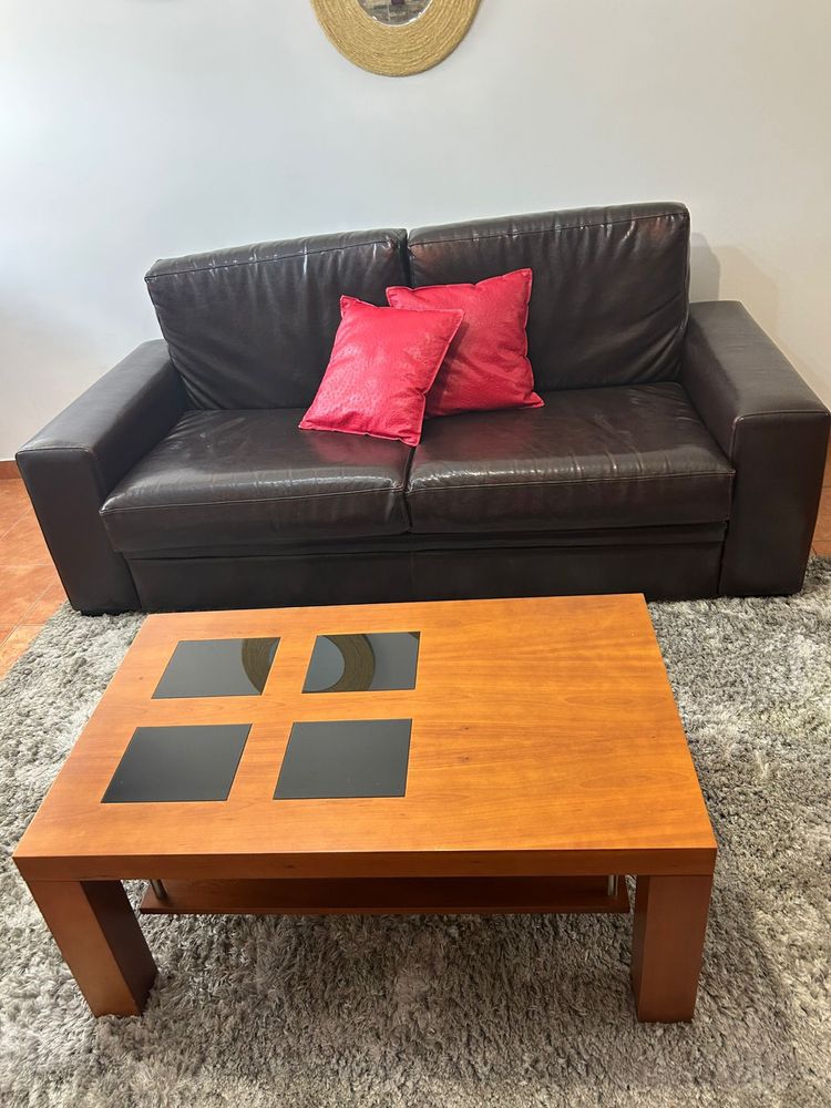 Mesa e sofá em conjunto ou separado