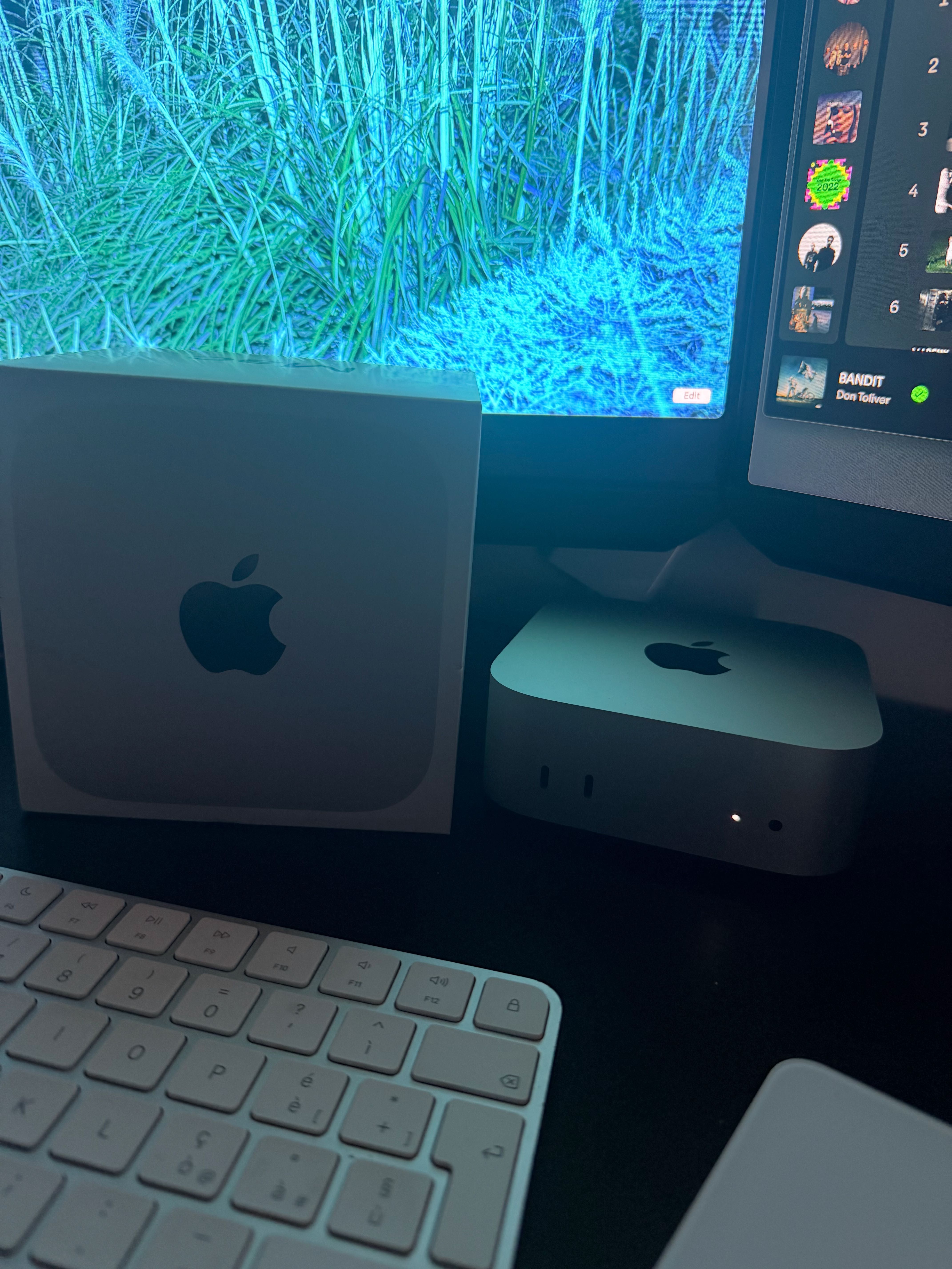Apple Mac mini M4, oryginalne akcesoria Apple.