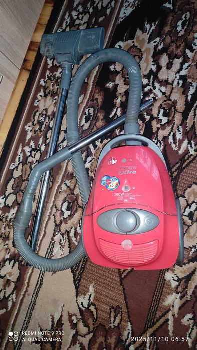 Пылесос LG Storm E Xtra 1300 W