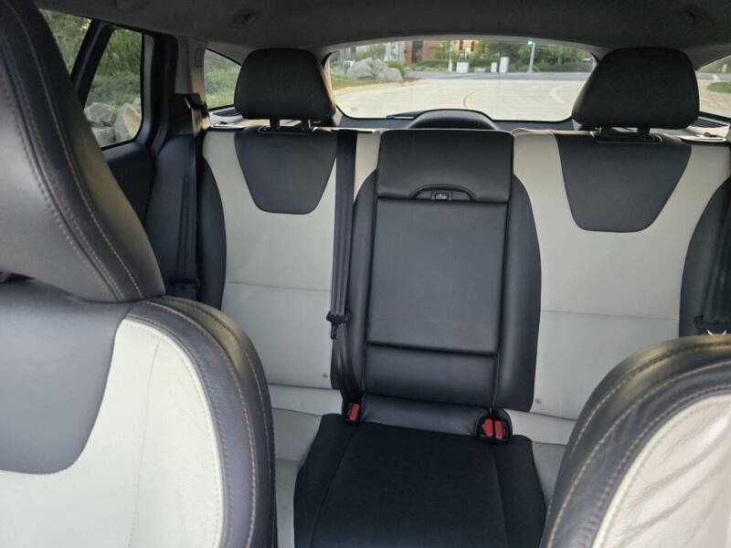 2017 Volvo V60 Cross Country