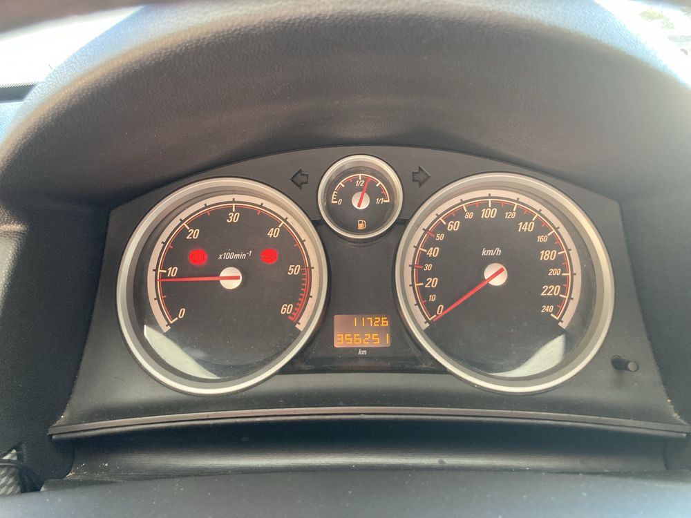 Opel Astra GTC 1.9 Cdti