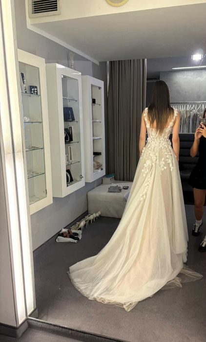 Suknia ślubna madonna