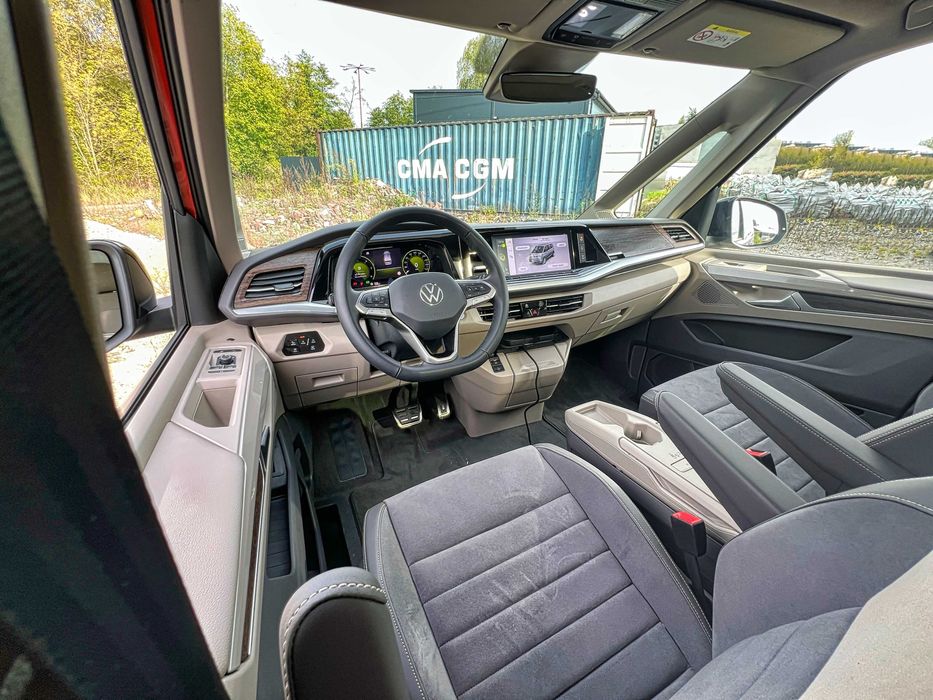 Wynajem busa VW Multivan 2.0TDI AUTOMAT HAK 7-osobowy WYPOŻYCZALNIA