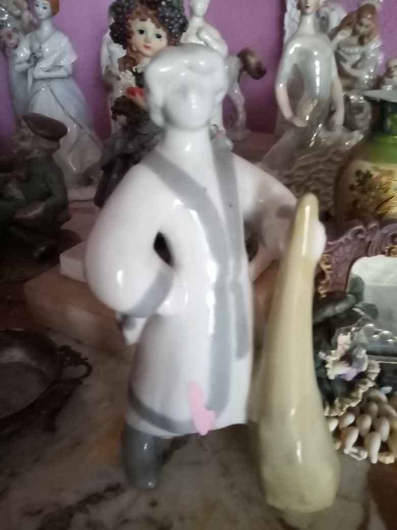 Zestaw 2 figurek. Porcelana