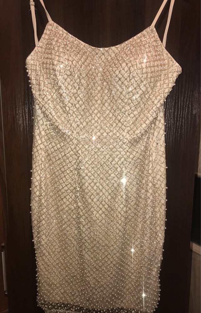 Mini sukienka z perełkami rozmiar S