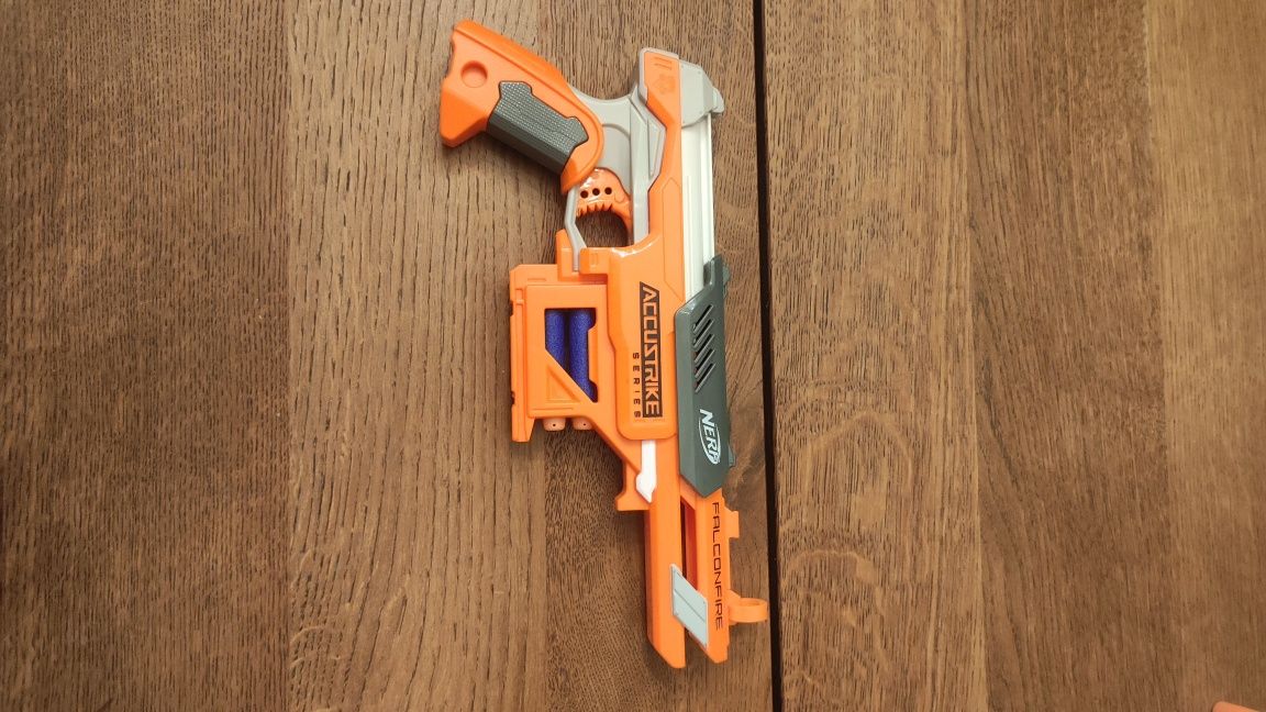 Pistolas Nerf conjunto de quatro em ótimo estado