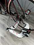 Trenażer rowerowy ELITE Qubo Power Mag Smart B+