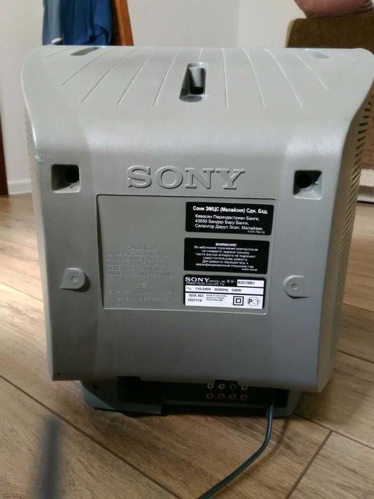 телевізор SONY TV TRINITRON з плоским екраном 21"