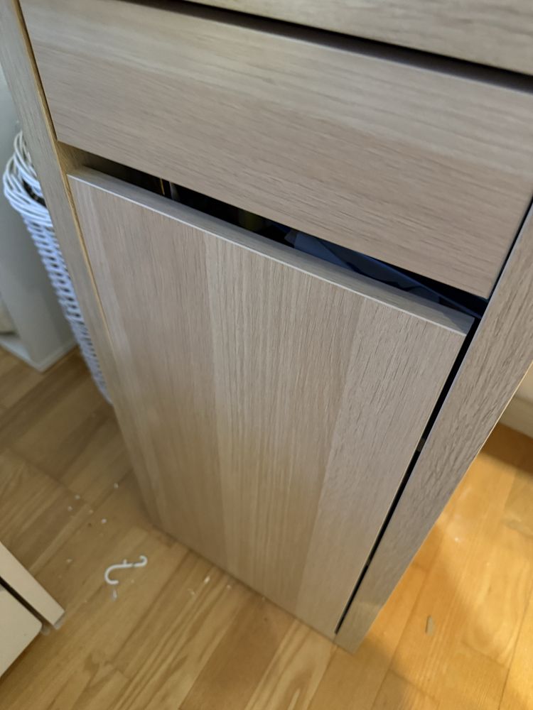 IKEA MICKE biurko z szafką 105x75x50