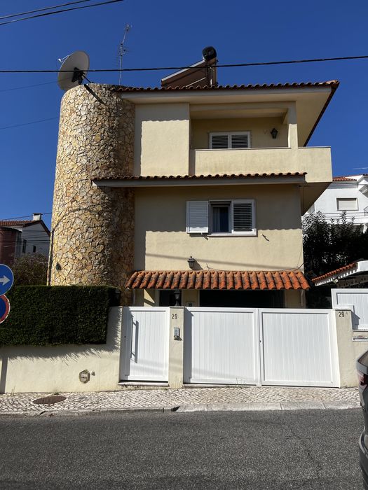 Moradia T4 ( 252 m2) Loures