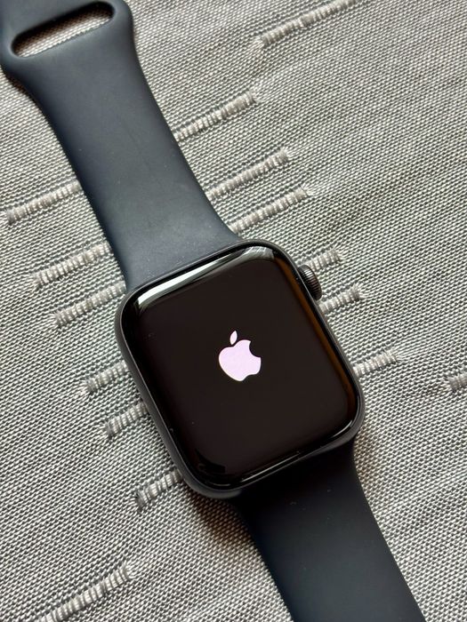 Apple Watch SE 44mm Space Gray A2352