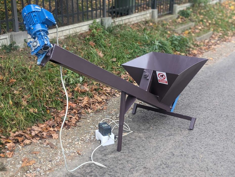 Podajnik do trocin / Materiałów sypkich żmijka