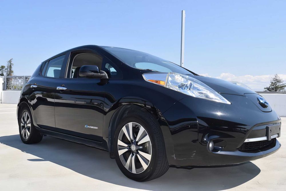 Nissan LEAF      2015