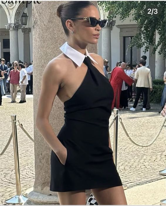 Sukienka Valentino piekna z kolnierzykiem