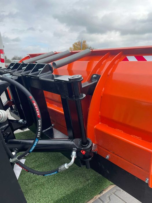 Pług do śniegu na spręzynach