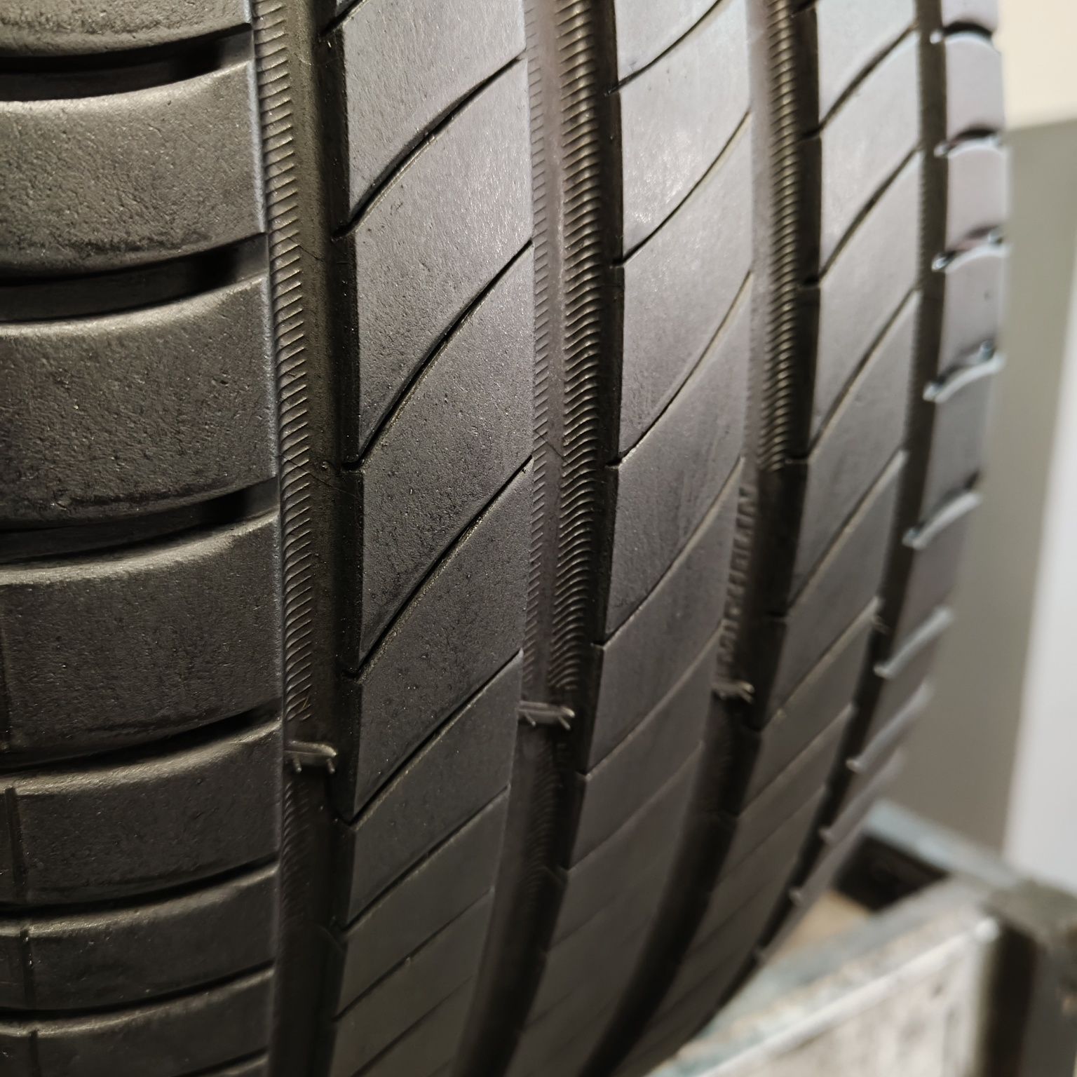 225/45/17 XL Sprzedam parę opon letnich Michelin