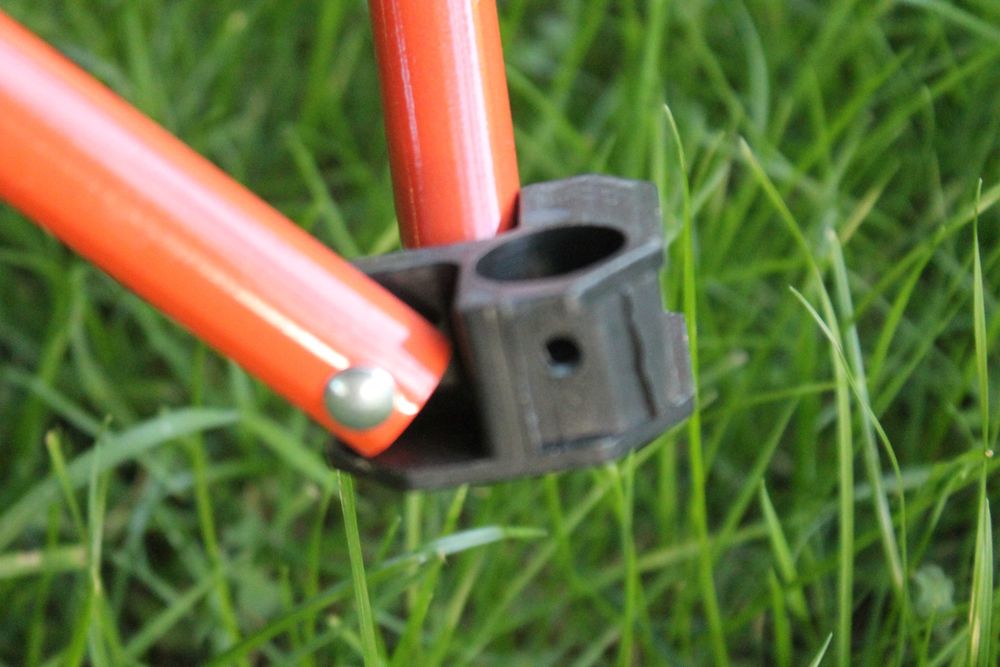 Туристичне крісло для відпочинку на дачі. Нове крісло