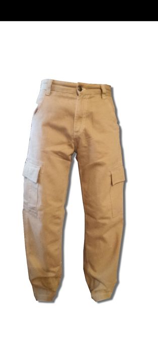 Beżowe spodnie Bershka