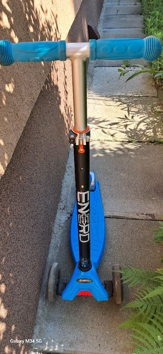 Hulajnoga enero trójkołowa