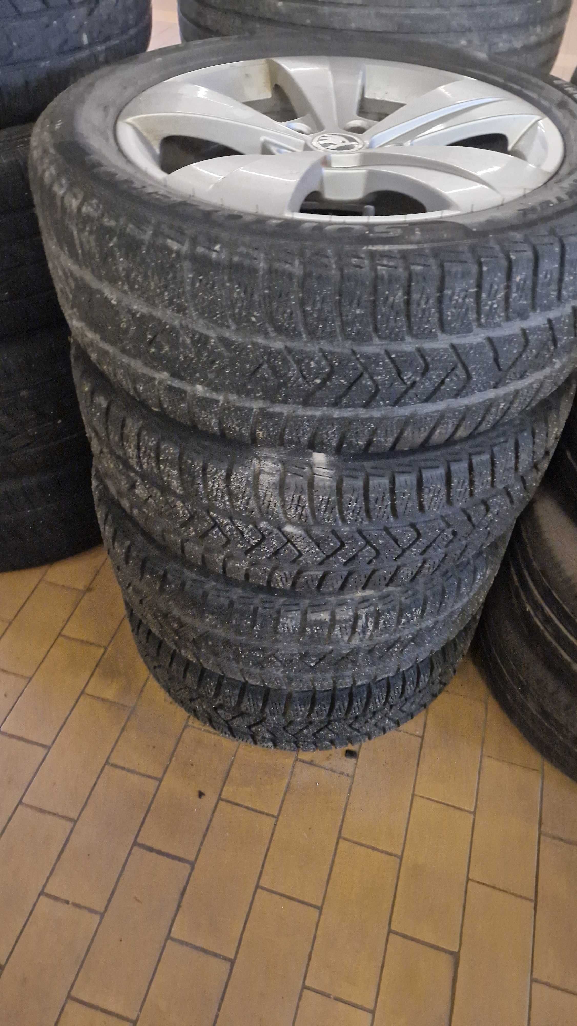 Pirelli SottoZero Serie 3 215/55 R17 - Felgi Skoda Gratis