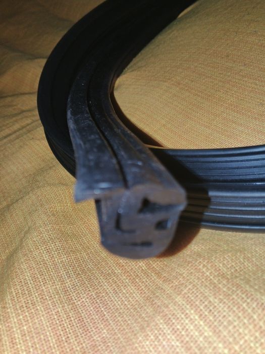 ГАЗ-21 Волга под хром люкс уплотнительная резина лобового и заднего ст