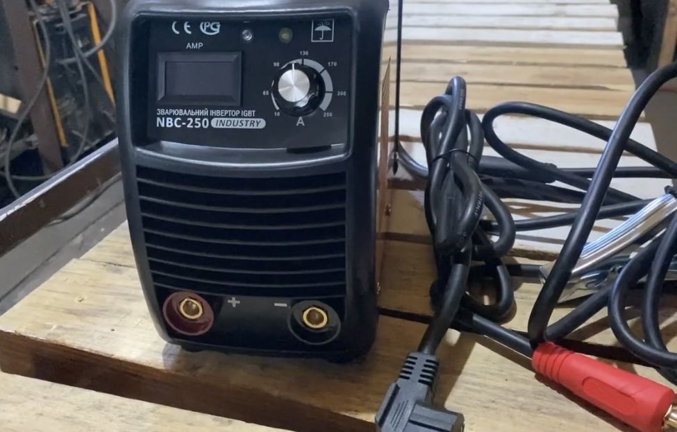 Зварювальний інвертор Kaiser NBC-250 industry
