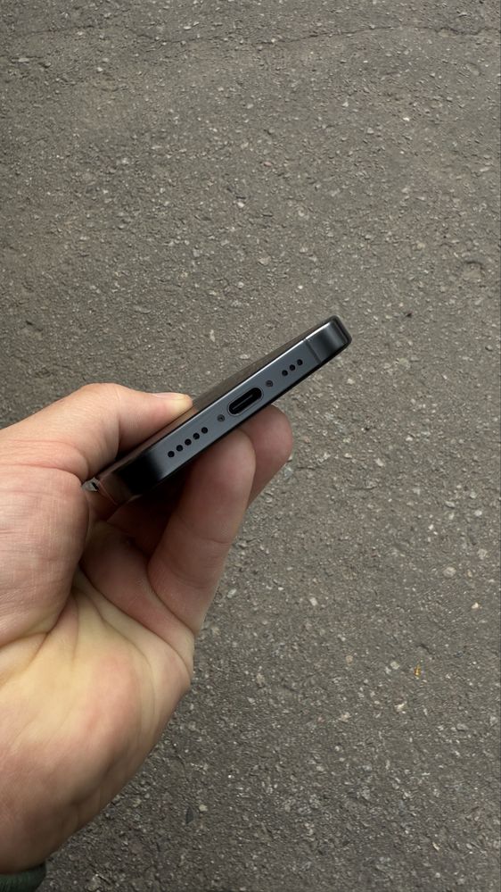iPhone 16 Pro 128GB Black Titanium eSim