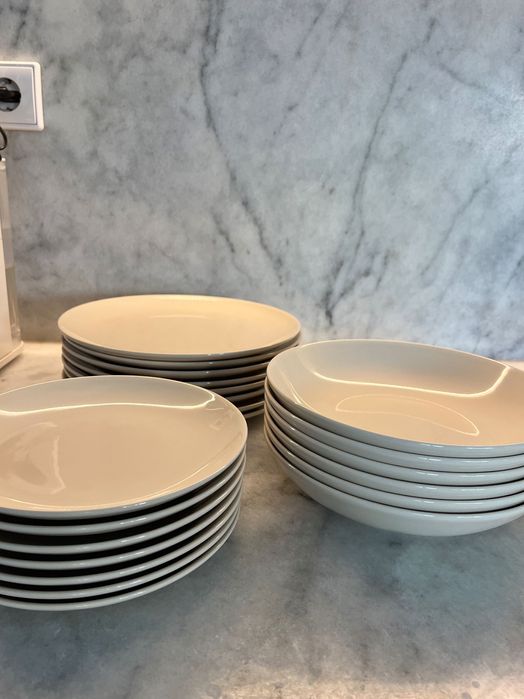 Jogo de pratos IKEA FARGKLAR (24 unidades)