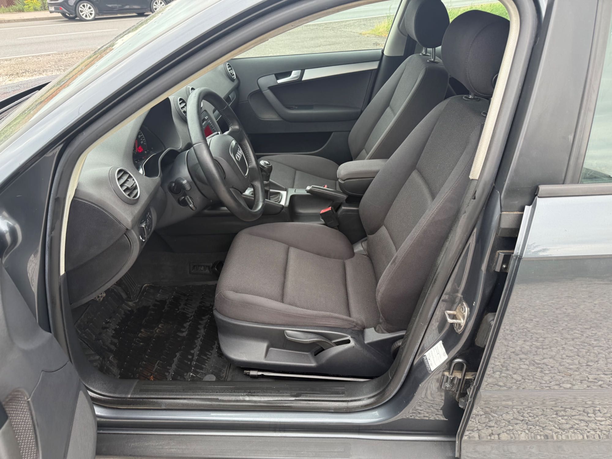 AUDI A 3 8P 5-Drzwi tylko 161000 tys km Stan Perfekcyjny Hak Klima Alu