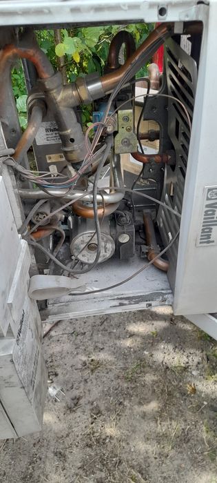 Piec gazowy Vailant VUW PL 240/2-3 R1 na części.