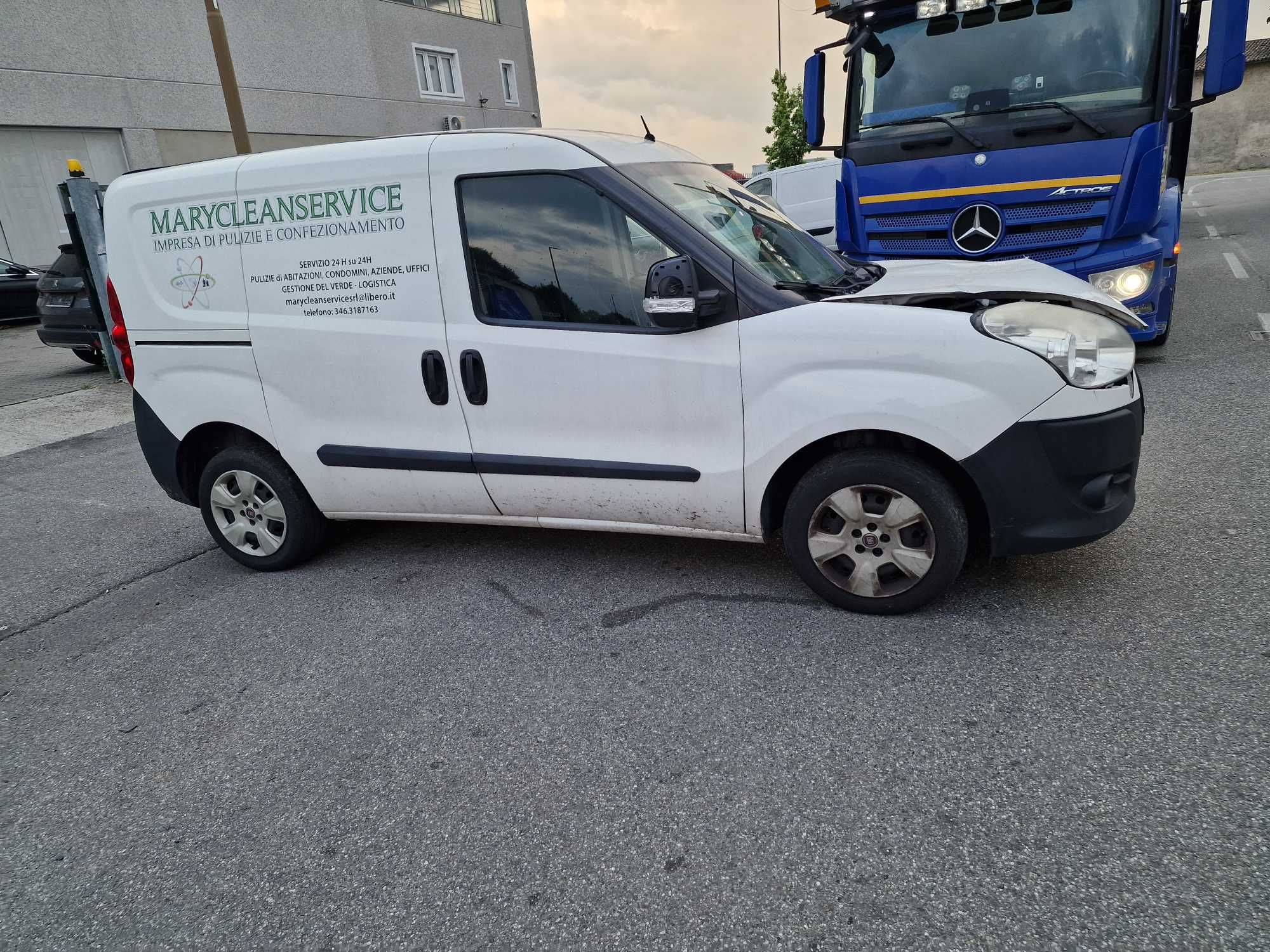 Fiat doblo diesel   Posiadam  inne  auta z włoch  cale i uszkodzone