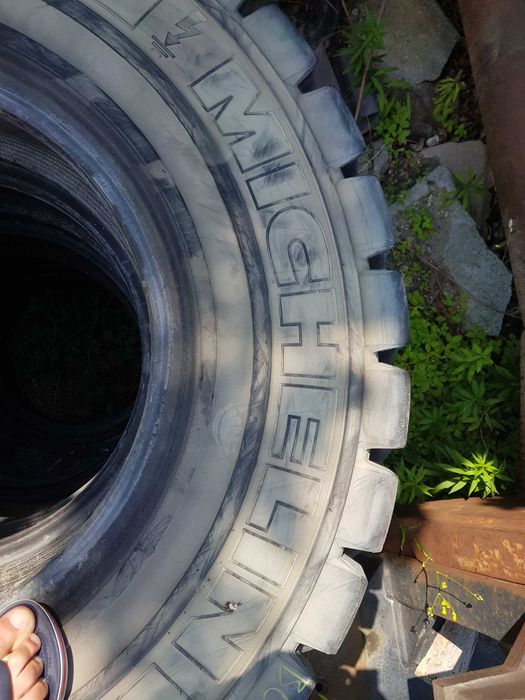 Opony do maszyn budowlanych MICHELIN 12R24 XZM